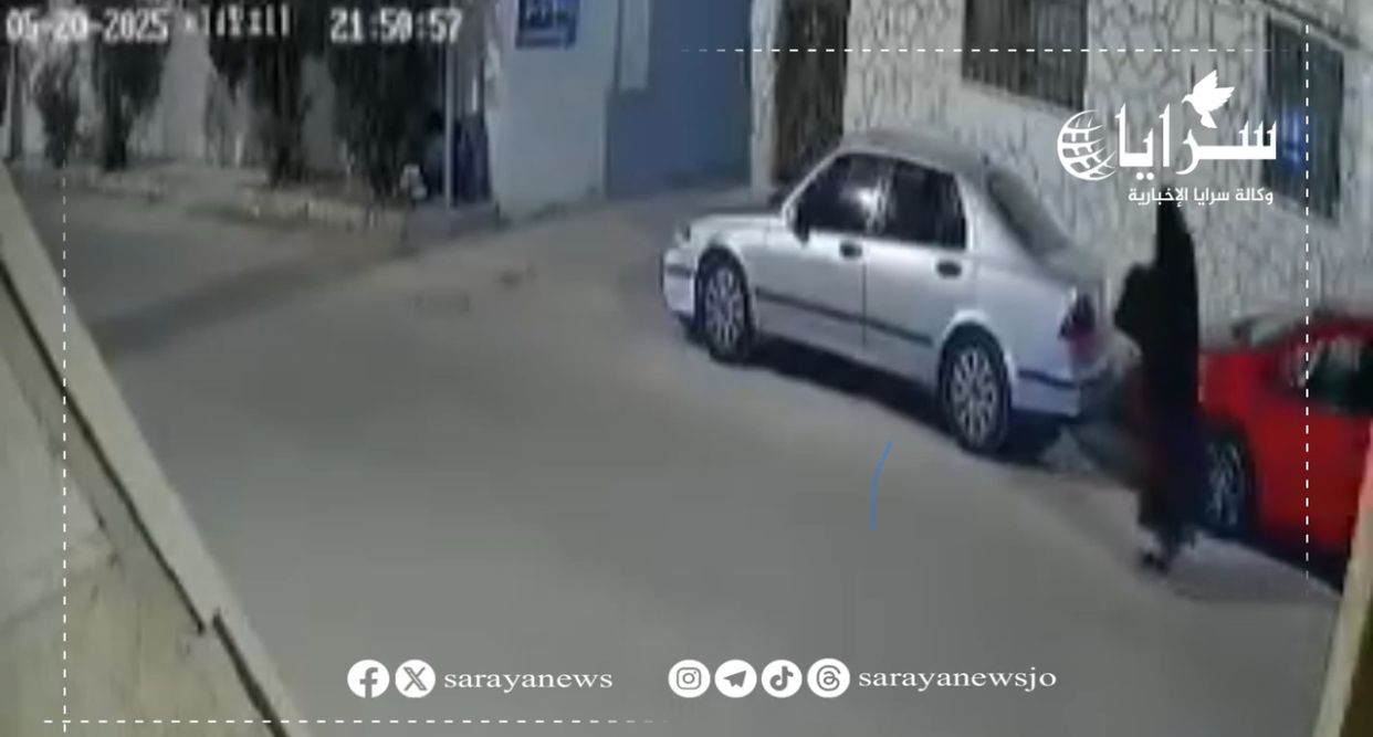 بالفيديو .. ظهور غامض لشخص متخفٍ بـ "زي نسائي" في منطقة الرصيفة يثير الجدل والتساؤلات