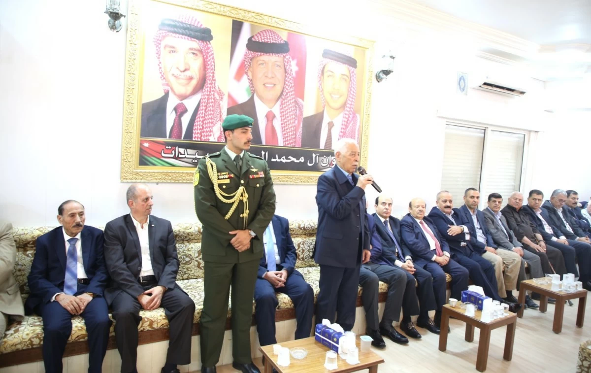 مندوبا عن الملك وولي العهد ..  العيسوي يعزي عبيدات والذيب ومشعل والبدري