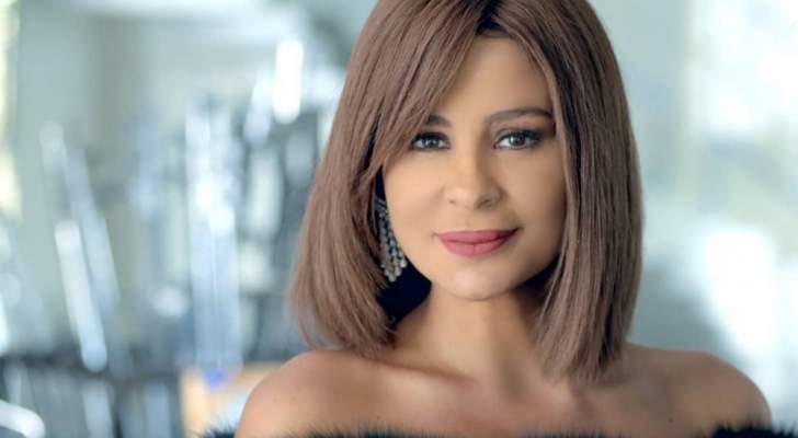 بالصور  ..  كارول سماحة غاضبة من رواد الثورة: "نضفوا الفساد والحقد اللي بقلوبكن"