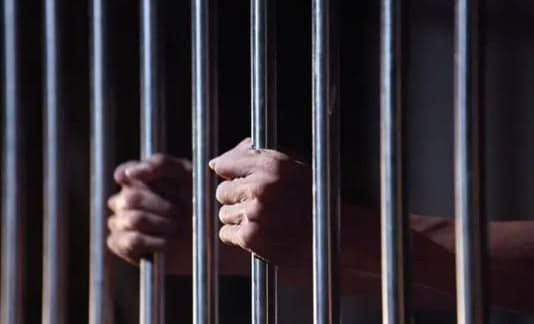 حبس فتاة 3 أشهر بعد مشاجرة داخل شقة ومقاومة أفراد الأمن العام في عمّان