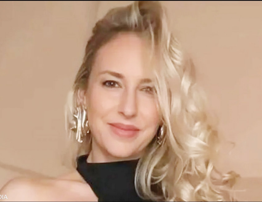 بعد طحنها في الخلاط ..  رأس ملكة جمال سويسرا في كيس قمامة