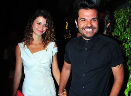 مفاجأة سعيدة لبيرين سآت من زوجها ..  شاهد