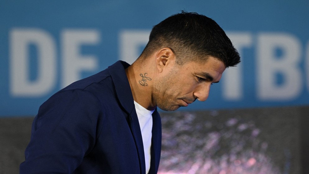 لويس سواريس يعلن اعتزاله اللعب مع منتخب الأوروغواي