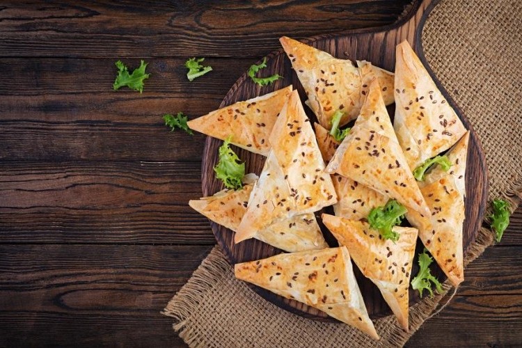 سمبوسة بالبطاطس والجبنة