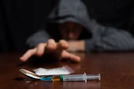 ممثل لبناني يخضع للتحقيق بتهمة تعاطي المخدرات 
