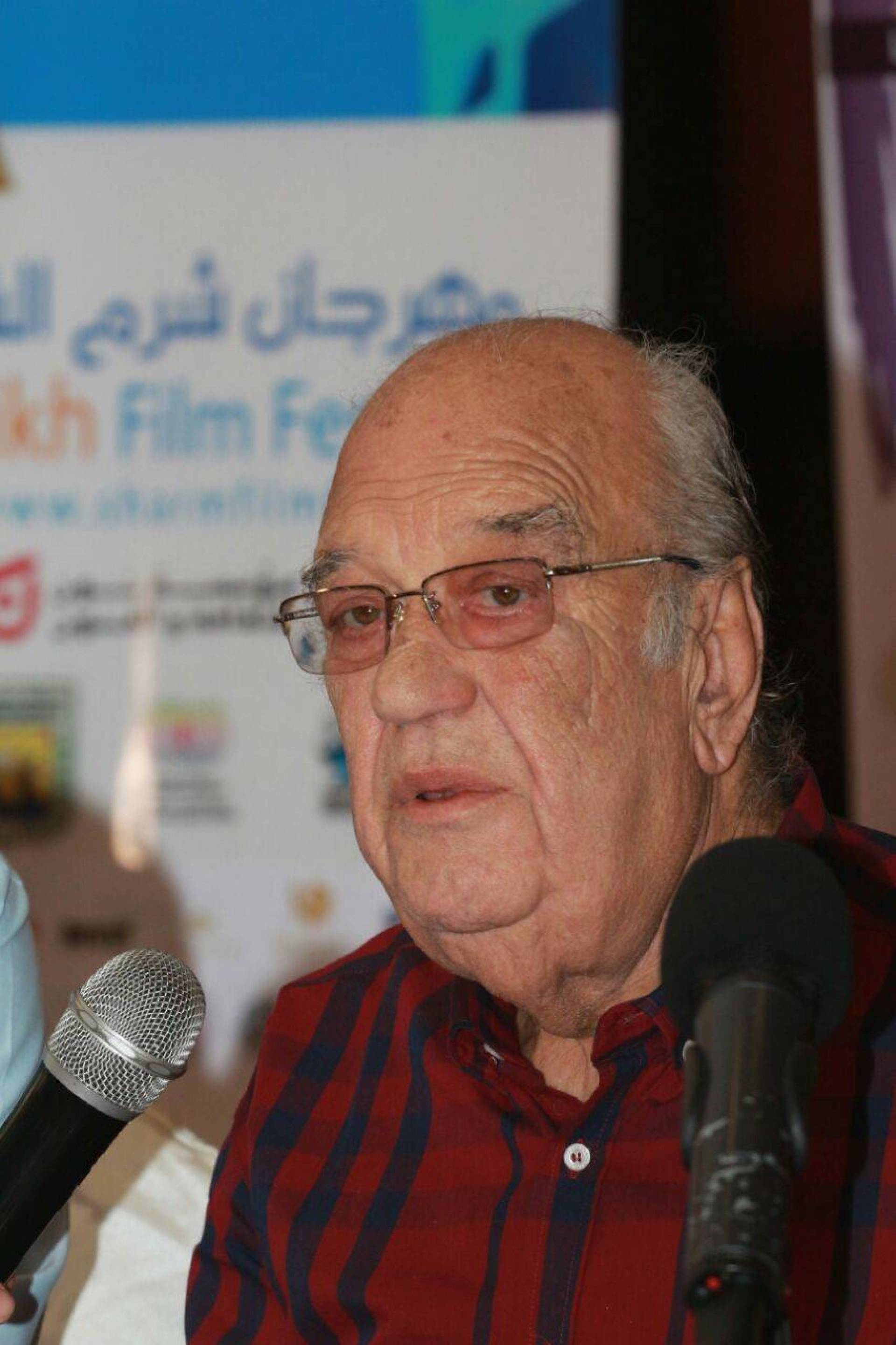 بالصور .. تعرفوا إلى زوجة حسن حسني ..  وهذا ما فعلته ليلى علوي