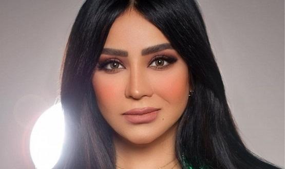 ببغاء لجين عمران يشتمها أمام جمهورها