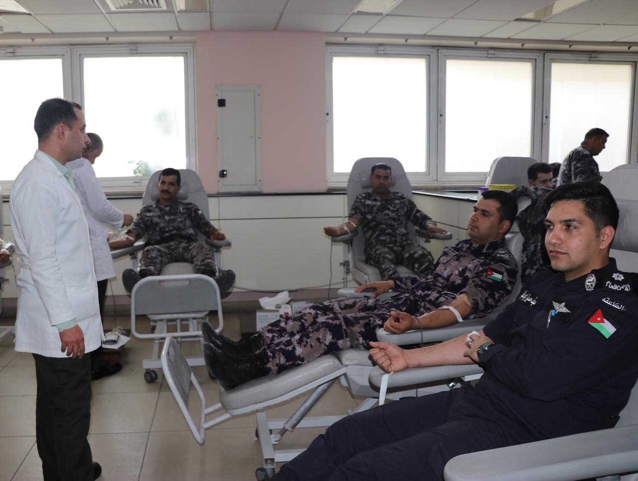 مديرية الامن العام تنظم حملة للتبرع بالدم لمستشفى الملكة رانيا للأطفال