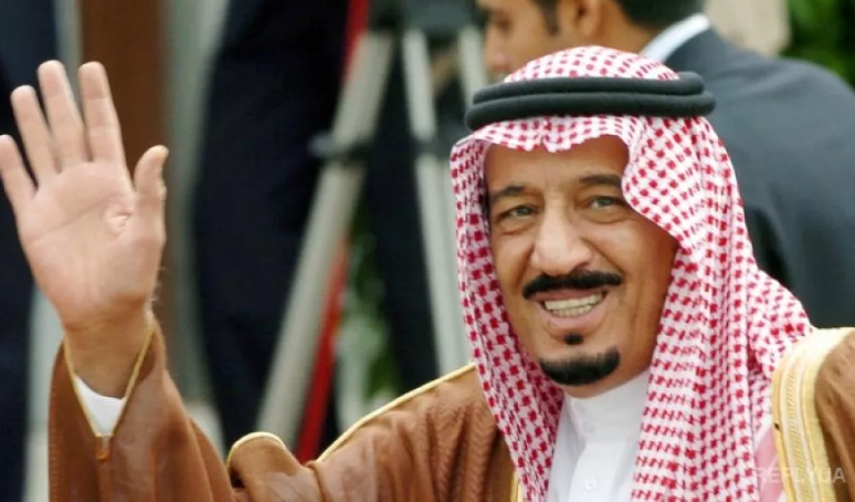 ملك السعودية يصدر أمرا ملكيا بتخفيض رواتب ومزايا الوزراء وأعضاء مجلس الشورى