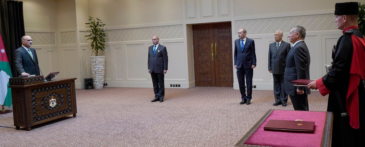 بالصور  ..  السفيران المدني والخصاونة يؤديان اليمين القانونية أمام الملك
