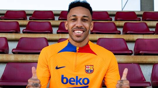 كيف تمكن برشلونة من التعاقد مع أوباميانغ بعد إقفال سوق الانتقالات؟