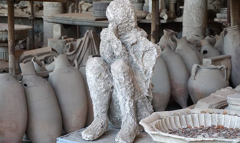 حقيقة مدينة بومبي ” Pompeii ” الايطالية
