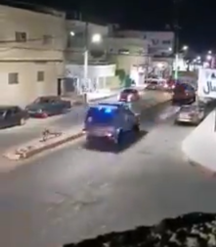 بالفيديو  ..  (5) إصابات أثر مشاجرة مسلحة في بلدة مندح غرب اربد .. والأمن يتدخل