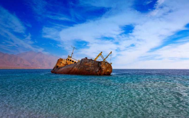 بالصور  ..  شواطئ حقل الوجهة الأمثل للاستجمام بالمملكة