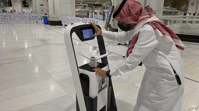 دول الخليج تحاول إعادة الحياة لما قبل الوباء