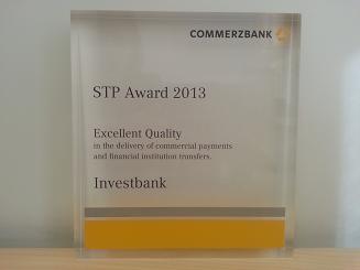 INVESTBANK يفوز بجائزة التميز من بنك "كوميرز الألماني"