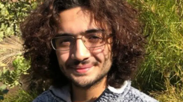  قتلوا ابنه بعد ساعات من تكريمه ..  فيديو للبناني مكلوم يفطر القلوب