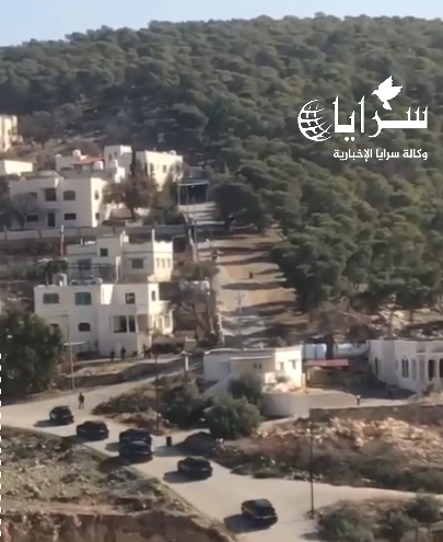 بالفيديو… لحظة وصول موكب جلالة الملك إلى دارة اللواء المتقاعد عبدالله شديفات في منطقة العالوك