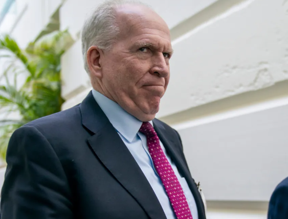 "كنت أدخن الحشيش" ..  مدير الاستخبارات الأمريكية يروي تفاصيل سهراته في "مصر"