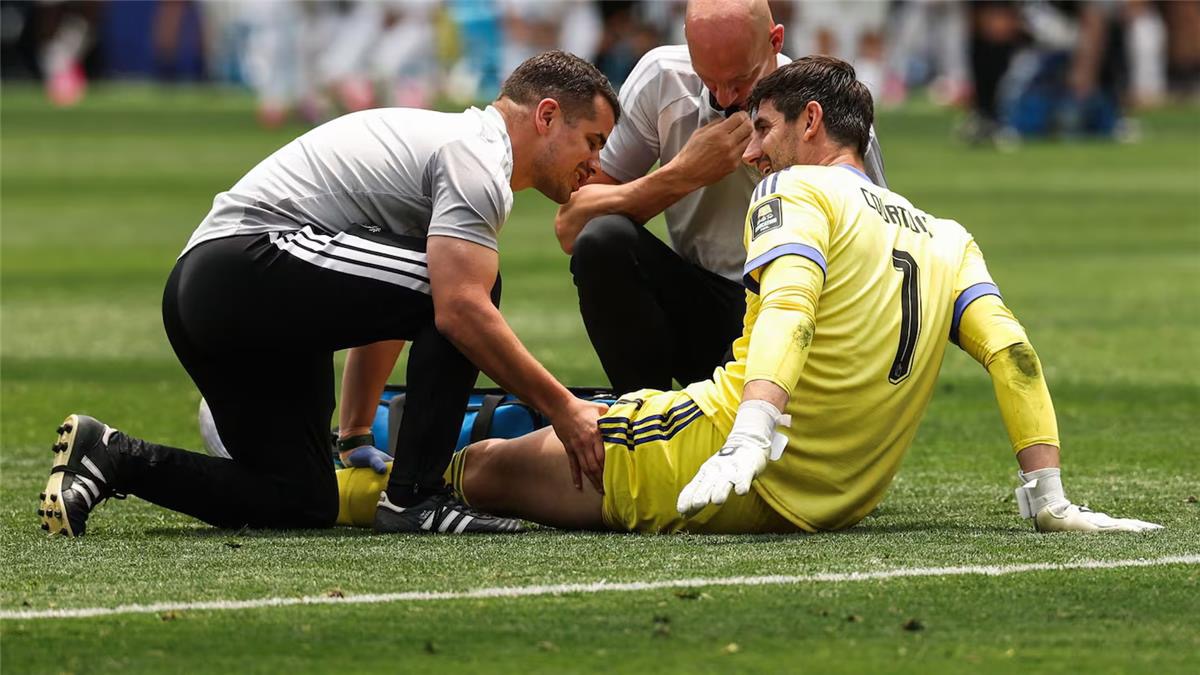 تفاصيل إصابة كورتوا مع منتخب بلجيكا وموقفه من أولى مباريات ريال مدريد بالموسم الجديد