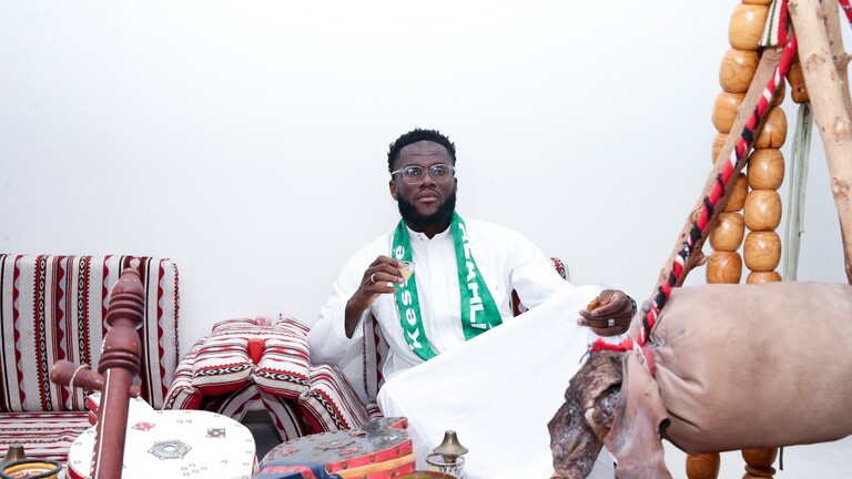 بالثوب السعودي ..  نجم برشلونة المنضم حديثا إلى الأهلي يوجه رسالة لجمهور النادي