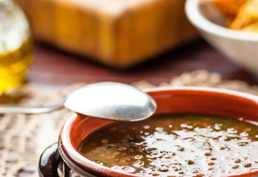 طريقة تحضير شوربة العدس بالحامض والسلق