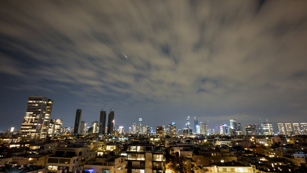 إصابة مصفاة نفط في مدينة حيفا بعد إطلاق صواريخ إيرانية