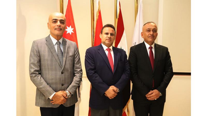 في ذكرى تأسيسها الأربعين  ..  وقفة وفاء وتكريم شركة الجسر العربي البحر بيتكلم عربي