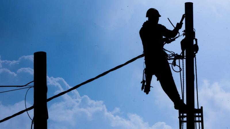 "من 8 صباحا لغاية 4 عصرا" ..  فصل مبرمج للتيار الكهربائي عن مناطق بالشمال اليوم السبت