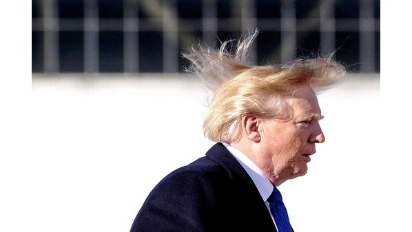 ترمب يشتكي من صعوبة غسل شعره  ..  والحكومة الأمريكية تقترح إجراء بعض التغييرات