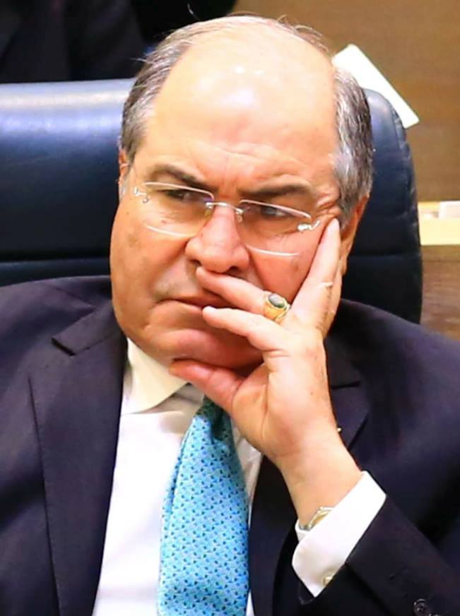 عائلة ناهض حتر تقيم دعوى قضائية ضد رئيس الوزراء السابق "هاني الملقي"