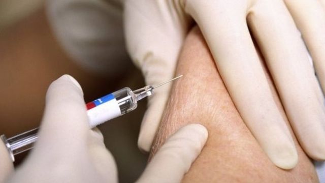 الصحة: التوسع بتطعيم فئات عمرية جديدة أقل من 18 عاماً