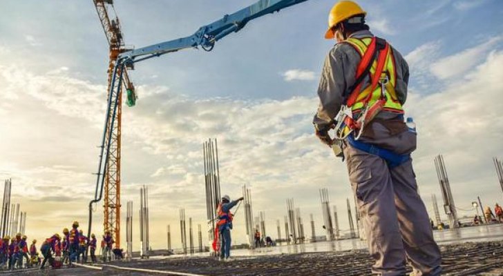 قطاع الإنشاءات يطالب بتأجيل أقساط البنوك
