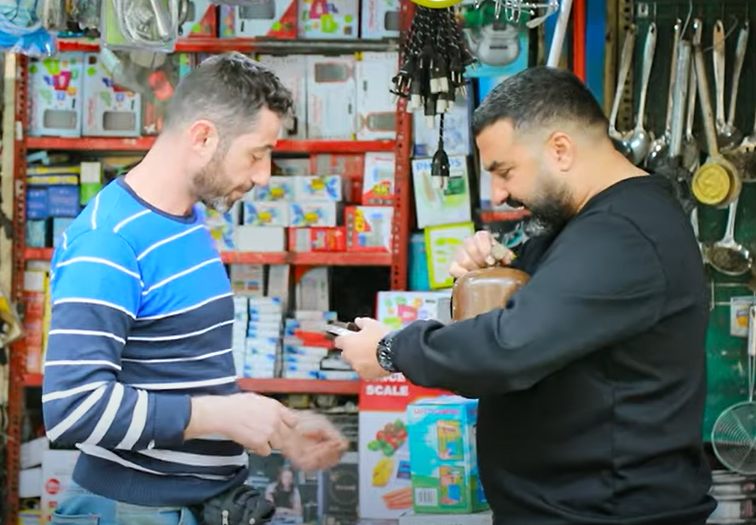 الكاميرا الخفيه: شوفو شو بدو يحط بقلب الغاز 