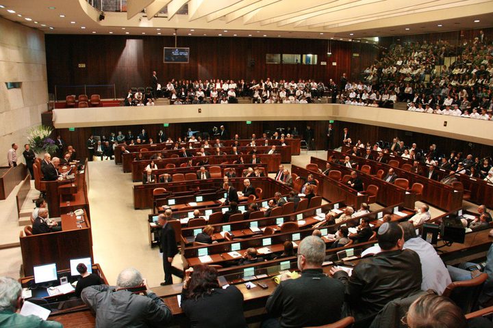 الكنيست "الإسرائيلي "يقر قانونًا لترحيل أقارب "الإرهابيين" لمدة تصل إلى 20 عامًا