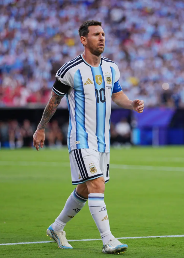 ميسي ..  أكثر لاعب "يمشي" في كأس العالم