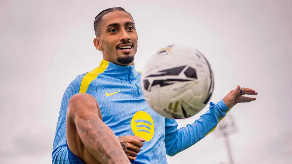 رافينيا قبل الكلاسيكو: أريد البقاء في برشلونة لسنوات 