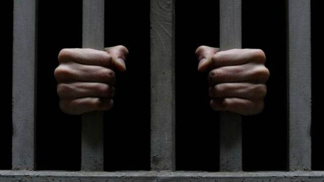 البحرين : الغيرة قادته إلى السجن مدة سنة 