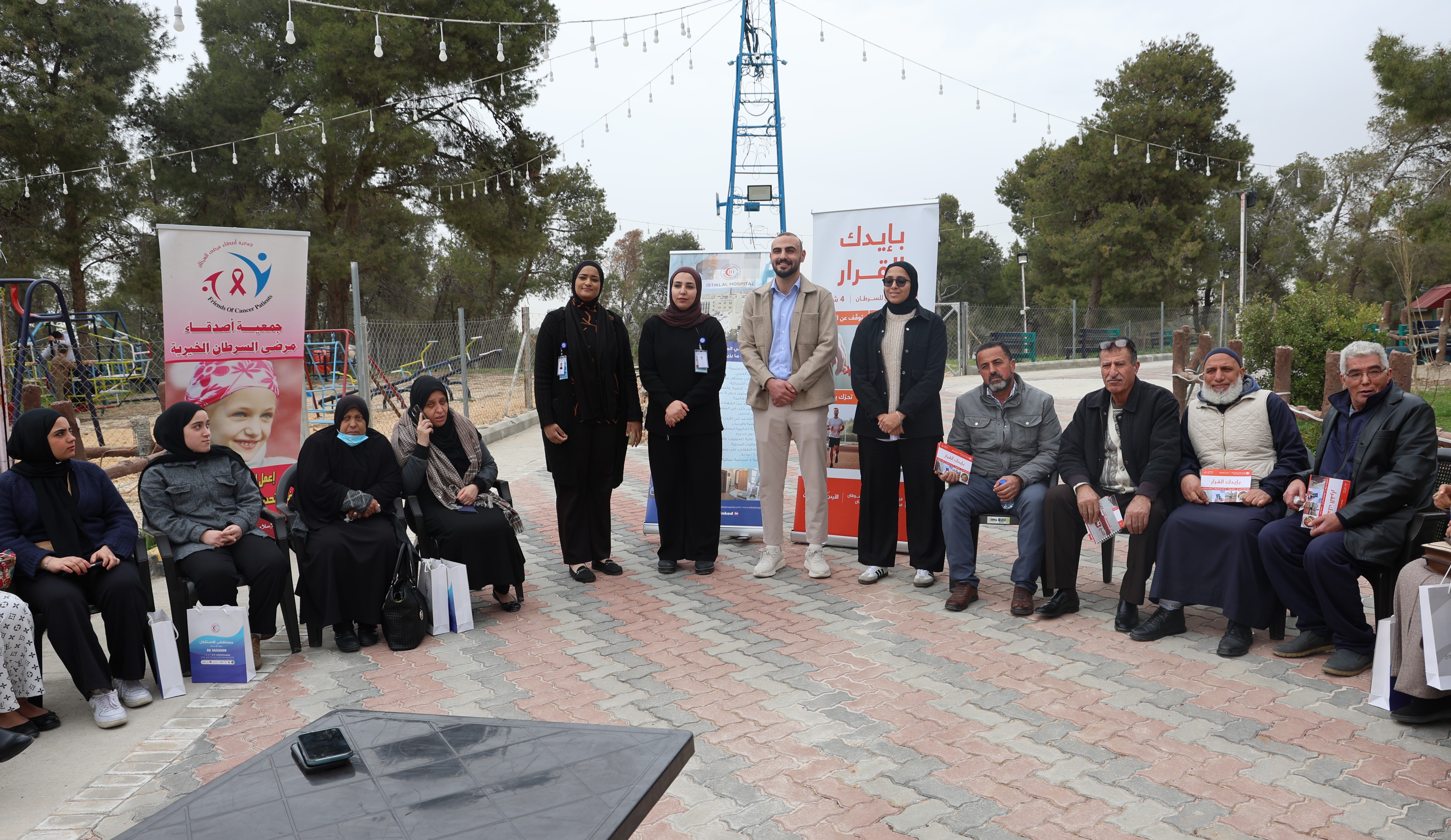 مستشفى الاستقلال ينظّم فعالية توعوية بمناسبة اليوم العالمي للسرطان بالتعاون مع مركز الحسين للسرطان