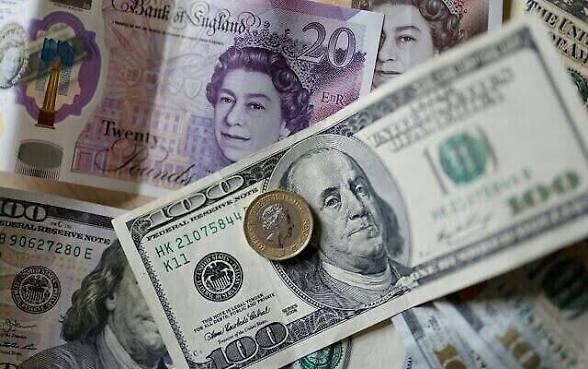 الجنيه الإسترليني يتراجع أمام الدولار واليورو يهبط لأدنى مستوى في 16 شهراً