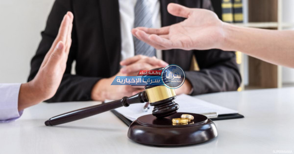 امرأة تطرُد زوجها من المنزل وترفع بحقه دعوى طلاق ..  ما القصة؟