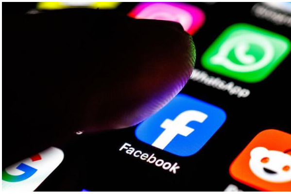 "فيسبوك" يختبر فرض رسوم على مشاركة الروابط الخارجية عبر منصتها