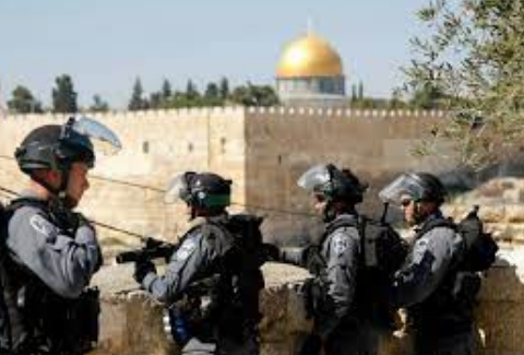 شرطة الاحتلال: تقييد دخول الفلسطينيين للمسجد الأقصى برمضان قد يشعل الفتيل بالقدس 