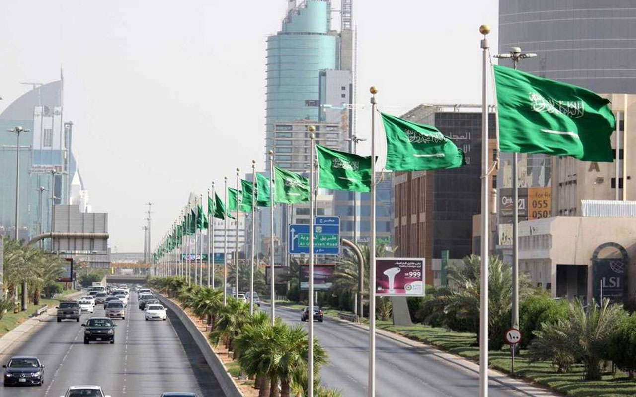 السعودية تنفي فرض رسوم على الطرق خلال العام المقبل