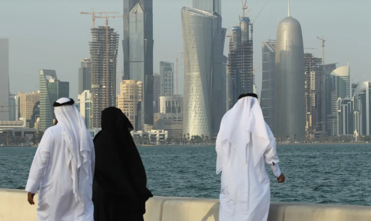 دولة خليجية تمنح حوافز للمواطنين المتزوجين من مواطنات