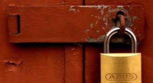 الغذاء والدواء تغلق 13 منشأة وتوقف 13 أخرى