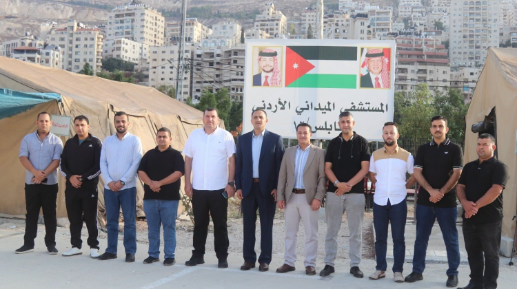 وصول طواقم المستشفى الميداني الأردني نابلس /12 إلى أرض المهمة