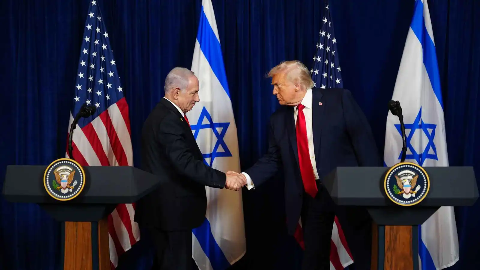 من المفاوضات إلى الهجوم ..  كيف دفع نتنياهو ترامب لضربة "قطع الرأس" في طهران؟ 