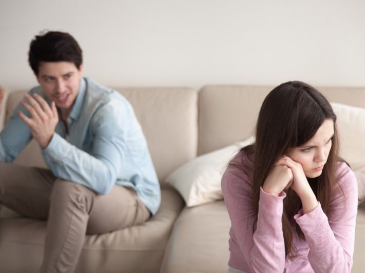 زوجي يرفض عملي وخروجي من البيت ..  ما نصيحتكم؟