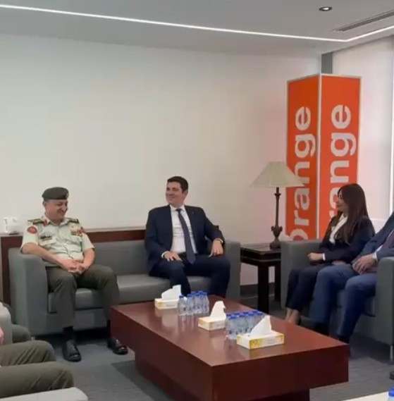 بالفيديو ..  أورنج الأردن والمؤسسة الاستهلاكية العسكرية توقّعان اتفاقية لتقديم مزايا حصرية لمنتسبي الأجهزة الأمنية